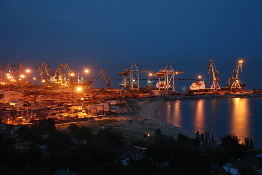 Мариупольский порт ночью