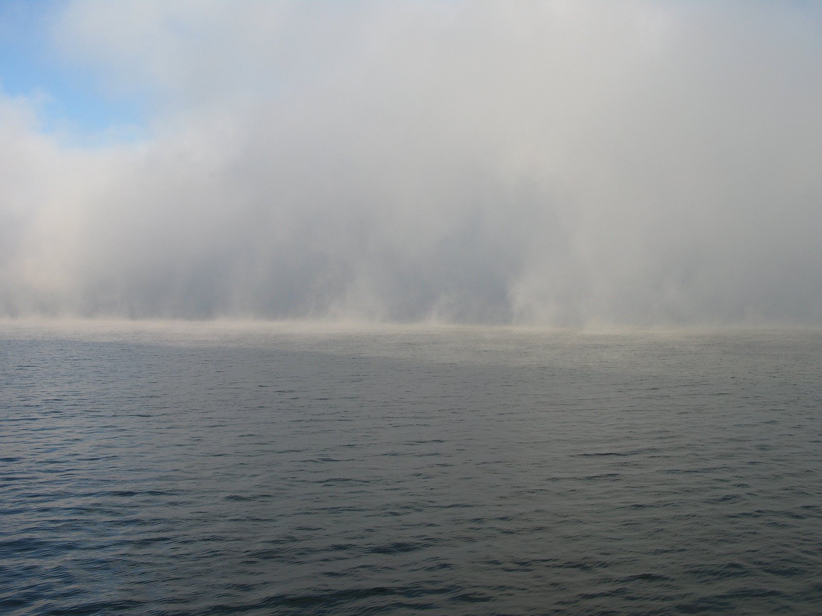Туман в море