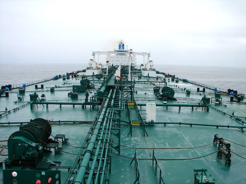 Палуба нефтяного танкера