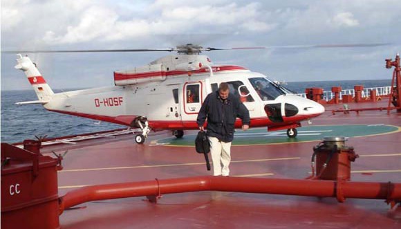 Прибытие лоцмана вертолетом на судно