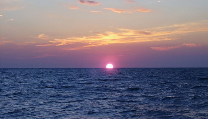 Заход солнца на море