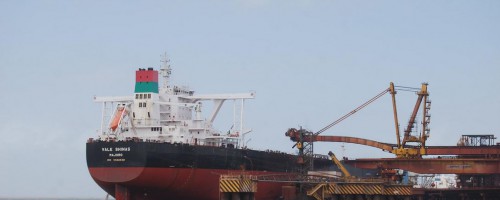 Погрузка судна рудовоза VALE SHINAS